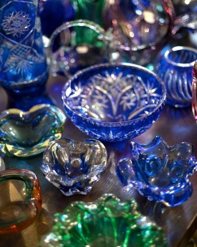 high-angle-colorful-cups-antique-store_23-2149640748 high-angle-colorful-cups-antique-store_23-2149640748